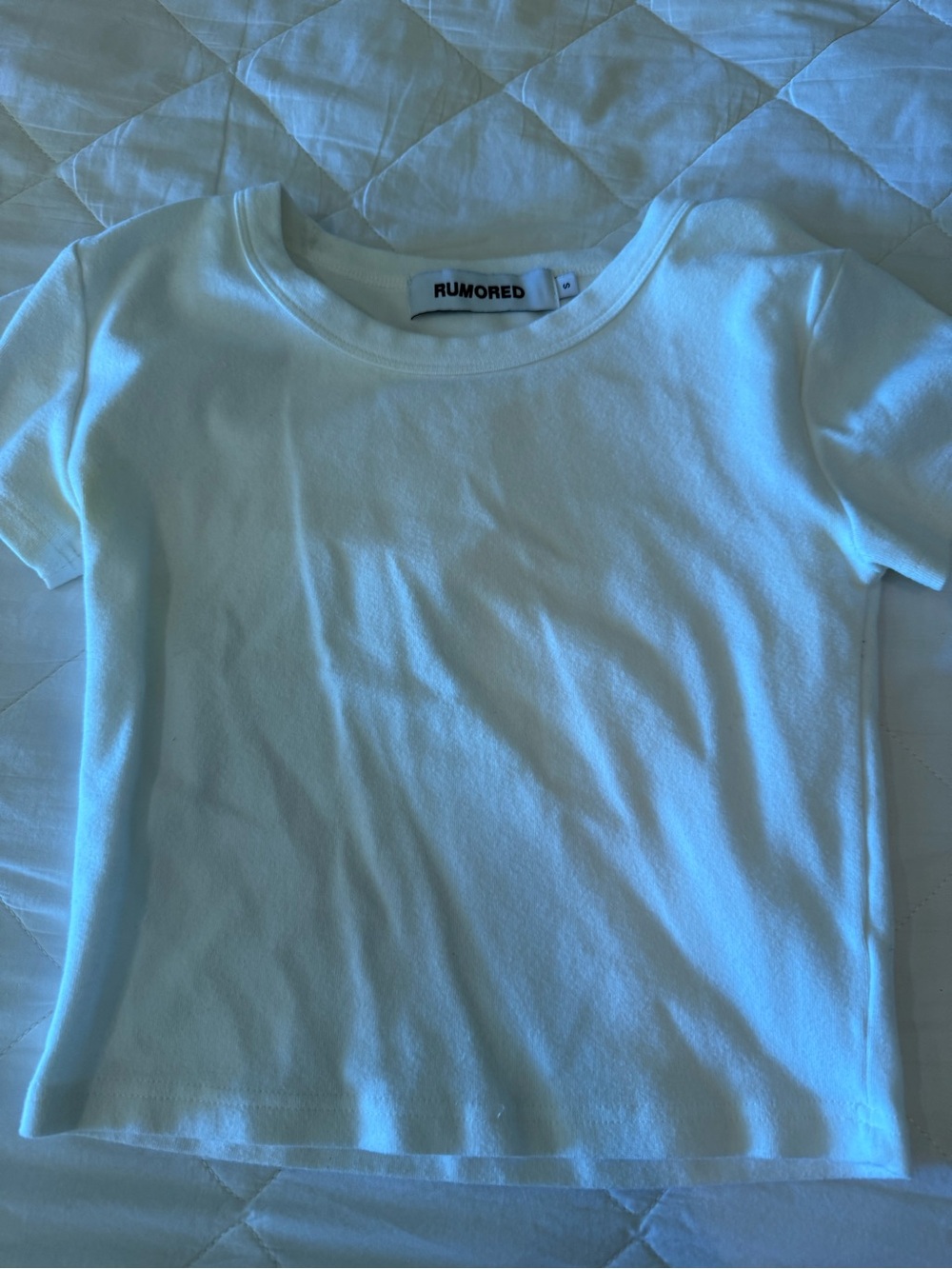 Rumored Womens White Short-Sleeve Tee
